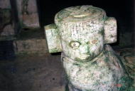 ピラミッド内部にある、儀式の際に生贄の心臓を置いたチャック・モール像